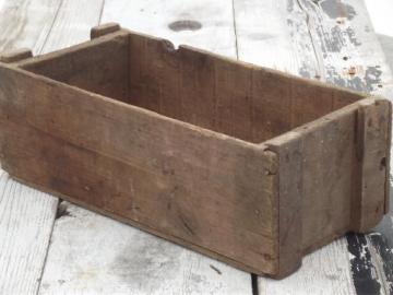 catalog photo of primitive vintage wood box / storage crate - or nice flower box or planter!