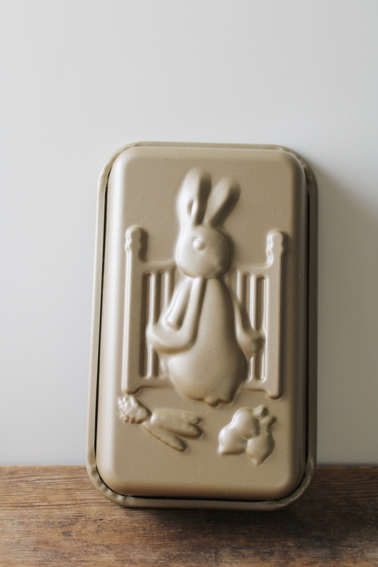 photo of rare Peter Rabbit Nordic Ware baking pan Williams Sonoma bunny loaf cake pan #1