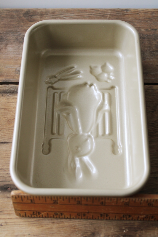 photo of rare Peter Rabbit Nordic Ware baking pan Williams Sonoma bunny loaf cake pan  #4
