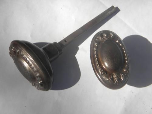 photo of rare antique Victorian vintage ornate cast iron oval door knob #1