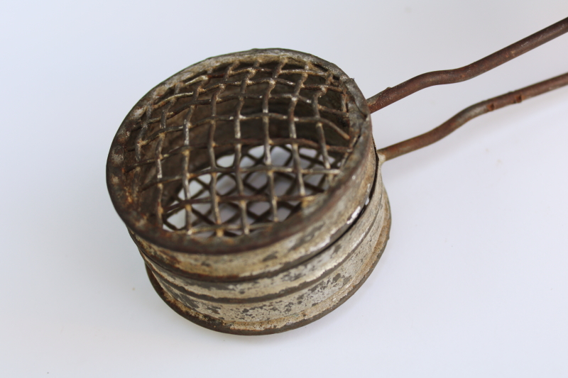 photo of rare old round metal wire mesh soap saver basket w/ handle, primitive vintage kitchen utensil laundry tool  #3