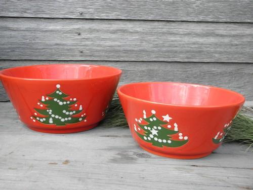 photo of red and green Christmas Tree Waechtersbach pottery, serving bowls lot #1