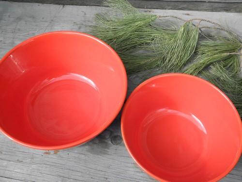 photo of red and green Christmas Tree Waechtersbach pottery, serving bowls lot #3