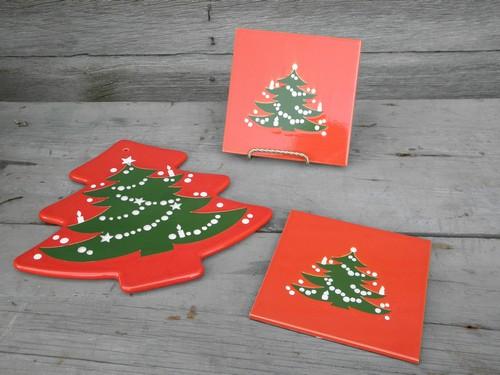 photo of red and green Christmas Tree trivet tiles, Waechtersbach pottery Germany #1