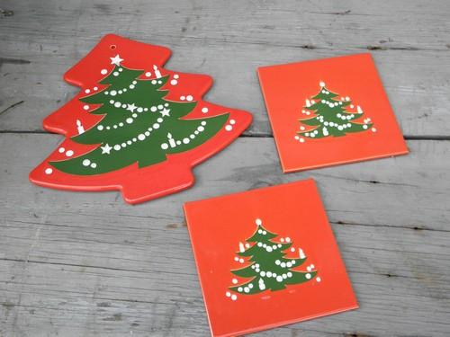 photo of red and green Christmas Tree trivet tiles, Waechtersbach pottery Germany #2