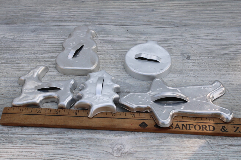 photo of reproduction vintage Mirro silver aluminum cookie cutters, Gooseberry Patch Christmas cookie cutters #2