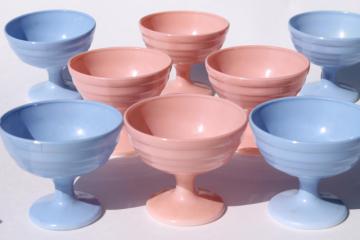 catalog photo of retro 50s vintage Hazel Atlas Moderntone pink & blue platonite dessert dishes, sherbets