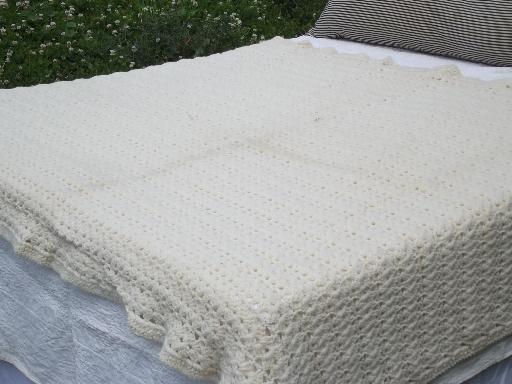 photo of retro crochet afghan blanket or bedspread, soft and thick aran ivory yarn #1