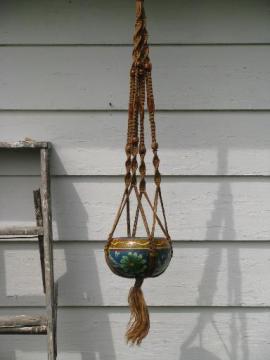 catalog photo of retro macrame rope plant hanger w/ hand-painted Mexican pottery pot