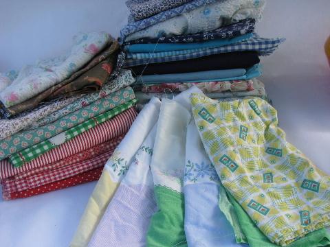 photo of retro vintage 40s-50s fabric scrap lot, tiny prints for quilts, doll clothes #1