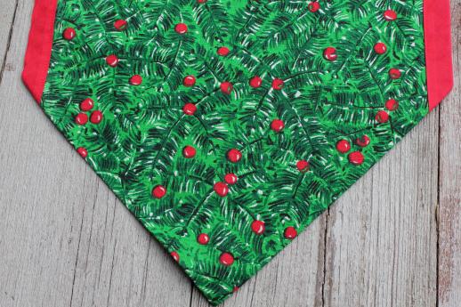 photo of retro vintage Christmas table runners, red & green holly print holiday fabric #3