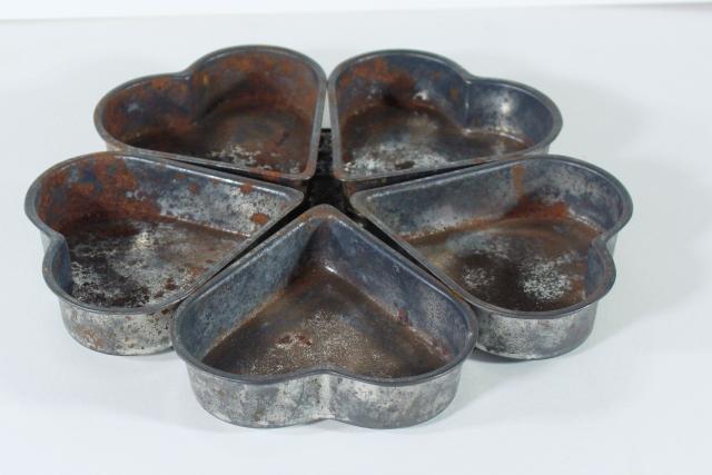 photo of ring of hearts primitive old farmhouse kitchen baking pan, round wreath shape #3