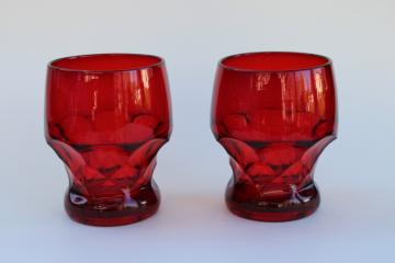 catalog photo of ruby red Georgian honeycomb glass tumblers, mid-century mod vintage barware 