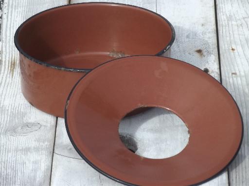photo of rust red antique enamelware spittoon w/ primitive old enamel pan shape #4