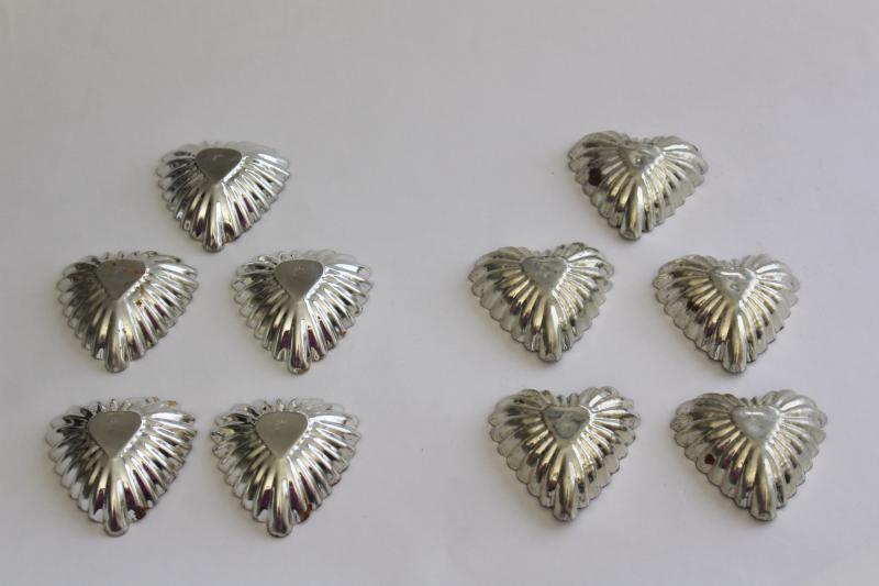 photo of rustic heart shaped vintage tin tart pans, fluted metal molds for sandbakkel cookies #1