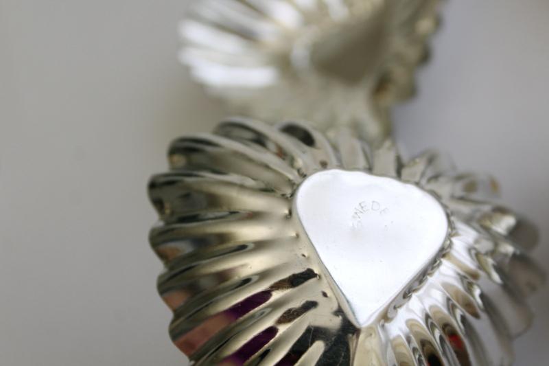 photo of rustic heart shaped vintage tin tart pans, fluted metal molds for sandbakkel cookies #12