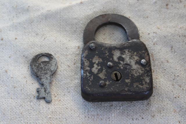 photo of rustic old antique padlock, iron lock w/ working key, worn original vintage patina #3