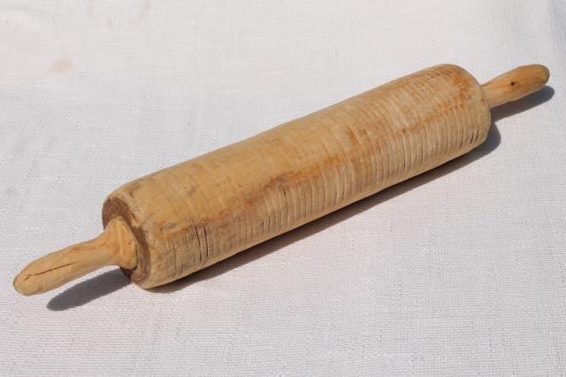 photo of rustic primitive old hand carved wood rolling pin, vintage lefse rolling pin #2