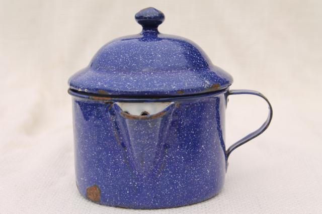 photo of rustic vintage blue spatter enamelware camp cooking pot, one cup tiny teapot mug w/ lid #2