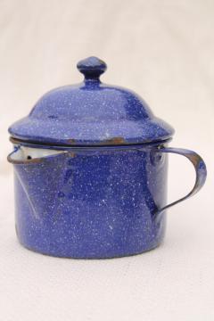 catalog photo of rustic vintage blue spatter enamelware camp cooking pot, one cup tiny teapot mug w/ lid