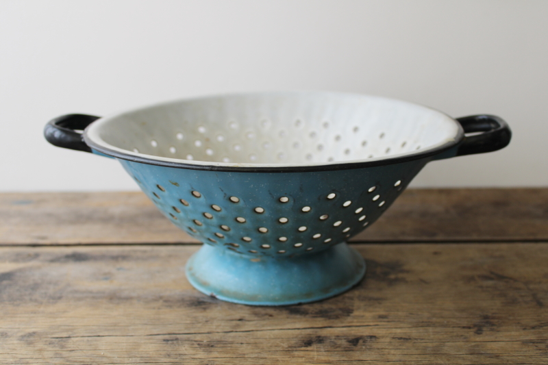 photo of rustic vintage enamelware colander bowl / strainer, old farmhouse primitive  #1