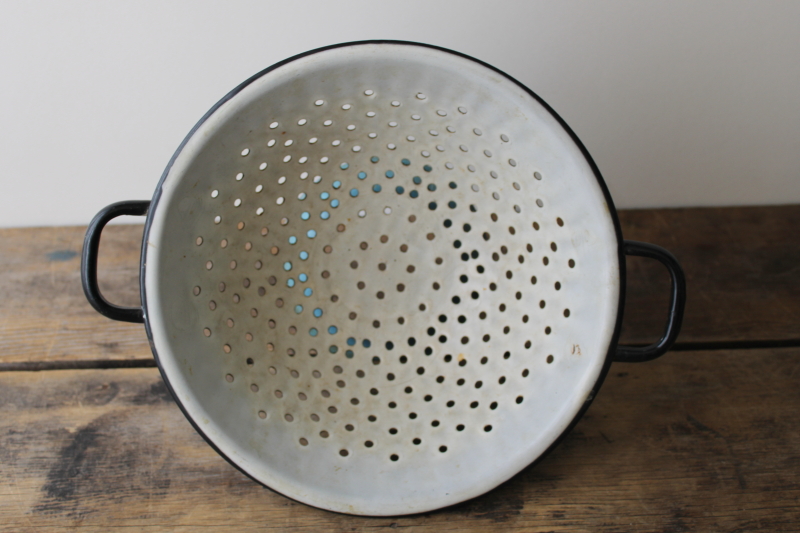 photo of rustic vintage enamelware colander bowl / strainer, old farmhouse primitive  #2