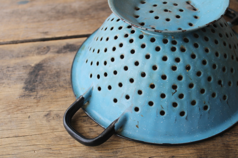 photo of rustic vintage enamelware colander bowl / strainer, old farmhouse primitive  #4