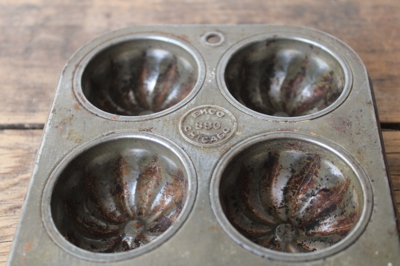 photo of rusty crusty vintage Ekco 880 muffin pan, fluted mini bundt cake cupcake mold  #2