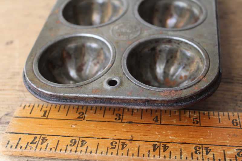 photo of rusty crusty vintage Ekco 880 muffin pan, fluted mini bundt cake cupcake mold  #3