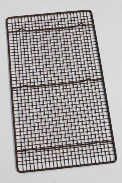 photo of rusty old antique wire cooling rack, primitive vintage kitchen tool photo prop #4