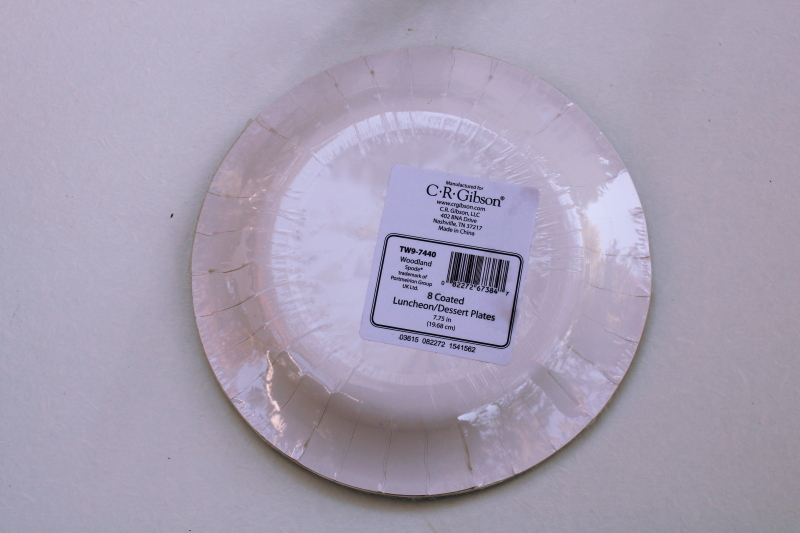 photo of sealed Gibson paper plates, Spode Woodland Thanksgiving turkey pattern #3