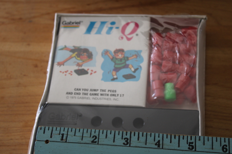 photo of sealed Hi Q solitaire game 1970s vintage, brain teaser puzzle jump pegs to clear the board #3