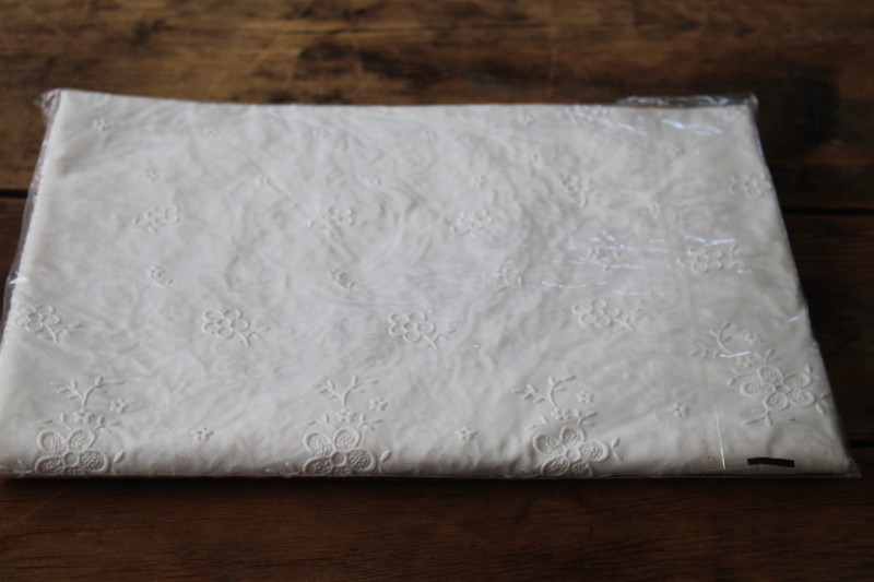 photo of sealed package vintage Miles Kimball vinyl plastic lace tablecloth pure white oval 54 x 72 #4