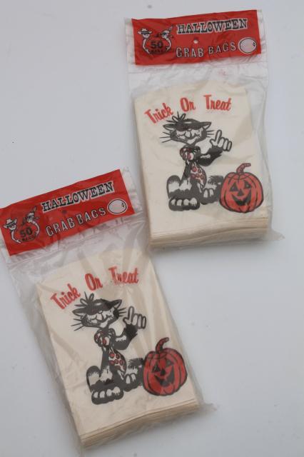 photo of sealed vintage Halloween black cat jack-o-lantern print paper treat bags #1