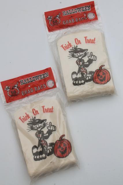 photo of sealed vintage Halloween black cat jack-o-lantern print paper treat bags #5