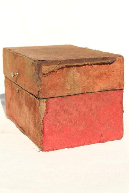 photo of shabby antique vintage velvet box or traveling case for bottles or writing instruments #9