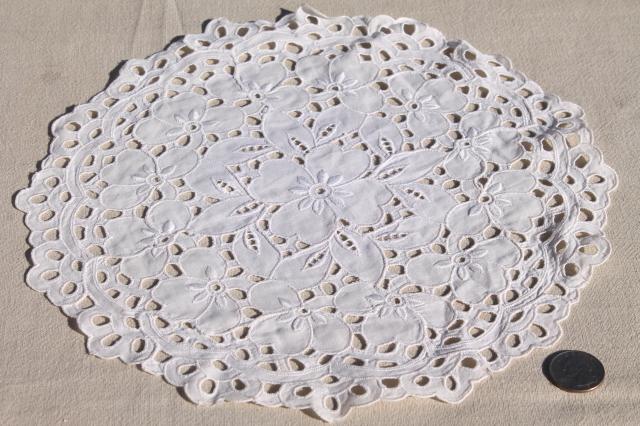 photo of shabby chic vintage lace doilies & centerpieces, crochet doily lot #17