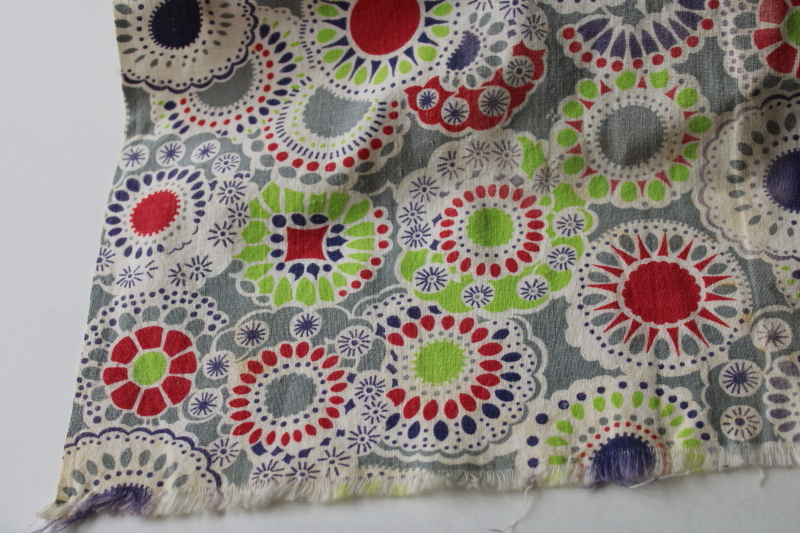 photo of shabby faded vintage cotton feed sack fabric, sunburst daisies lime navy blue red gray  #2
