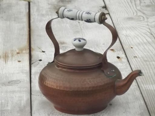 photo of shabby old copper teakettle, tea kettle pot w/ blue & white china handle #1