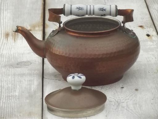 photo of shabby old copper teakettle, tea kettle pot w/ blue & white china handle #4