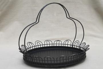 catalog photo of shabby pretty vintage wire basket plate carrier, round tray w/ old black paint