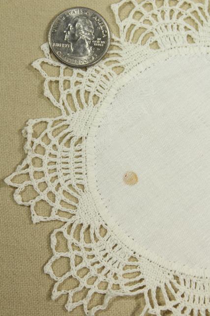 photo of shabby vintage doily lot, lace trimmed linen table mats & centerpieces w/ crochet edgings #9