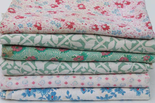 photo of shabby vintage feedsack fabric, lot of pretty print cotton flour sack / feed sacks #1