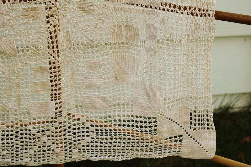 photo of shabby vintage handmade crochet lace tablecloth w/ art deco square motifs #4