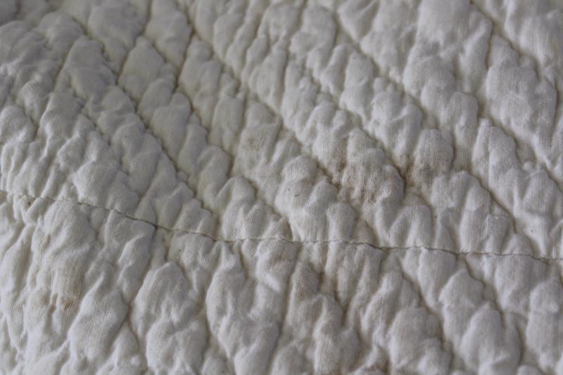 photo of shabby vintage hand-stitched bear paw pattern quilt, mustard gold & white cotton #9