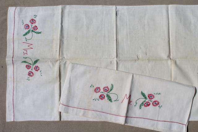 photo of shabby vintage pillowcases lot, floral print fabric or embroidered pillowcases w/ crochet lace #8