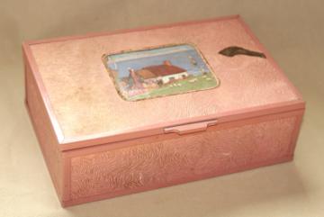 catalog photo of shabby vintage pink stucco memory box w/ cottage scene, dresser chest for hankies or gloves