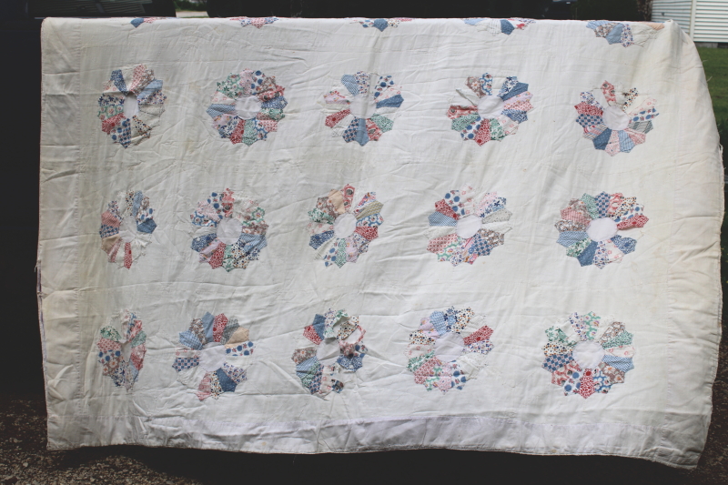 photo of shabby vintage quilt, dresden plate pattern cotton prints w/ hand stitched quilting #1
