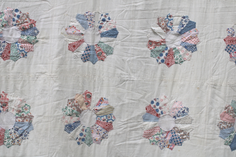 photo of shabby vintage quilt, dresden plate pattern cotton prints w/ hand stitched quilting #6