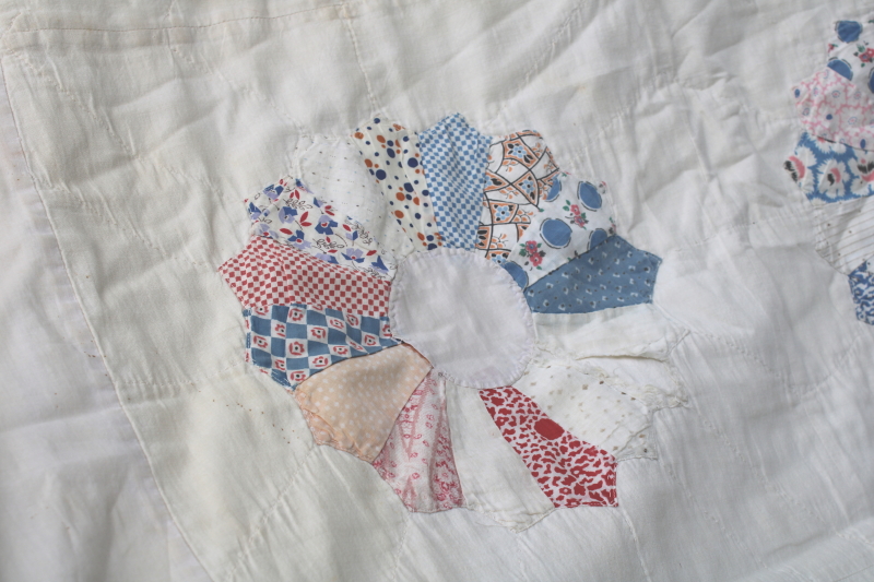 photo of shabby vintage quilt, dresden plate pattern cotton prints w/ hand stitched quilting #8